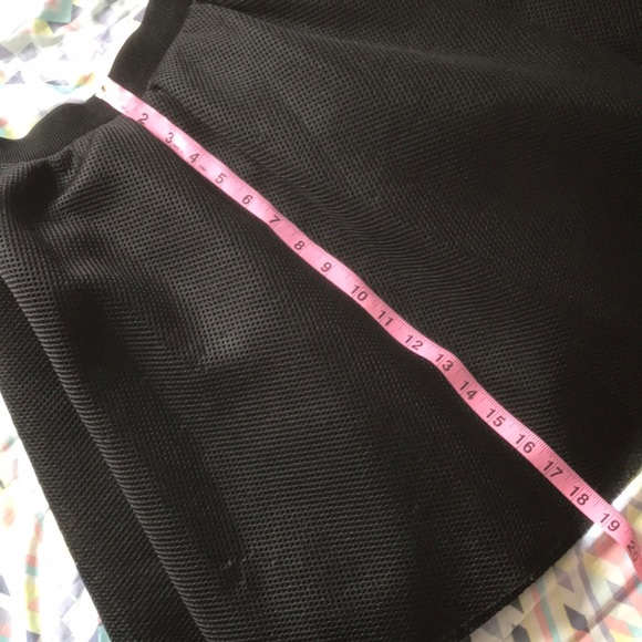 Black skirt - Picture 4 of 7